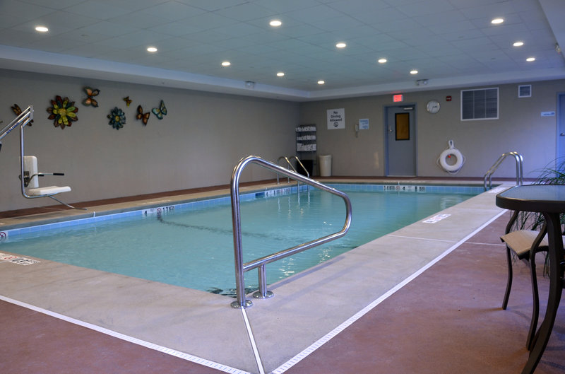 holiday inn express hartford newington by ihg