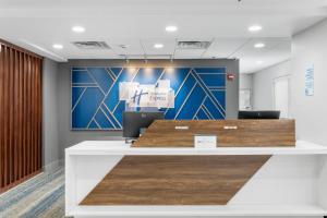 holiday inn express hartford newington by ihg