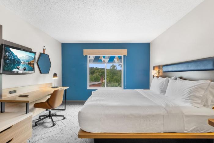 holiday inn express hartford newington by ihg