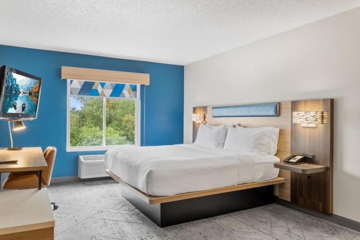 holiday inn express hartford newington by ihg