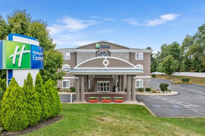 holiday inn express hartford newington by ihg