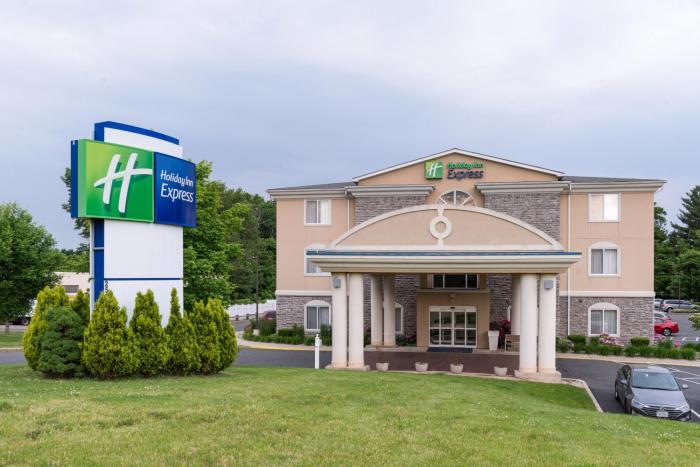 holiday inn express hartford newington by ihg
