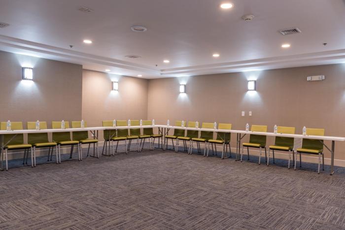 holiday inn express hartford newington by ihg