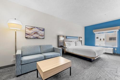 holiday inn express hartford newington by ihg