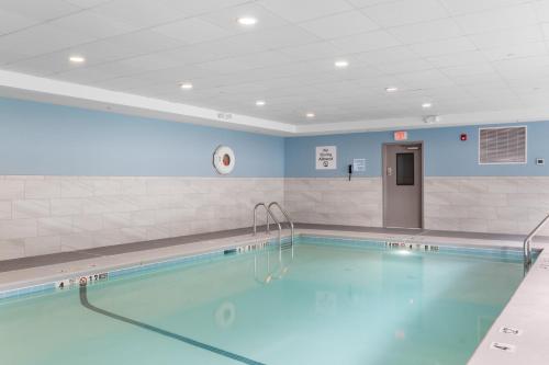 holiday inn express hartford newington by ihg