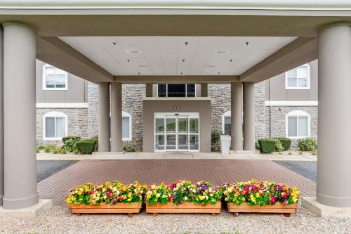 holiday inn express hartford newington by ihg
