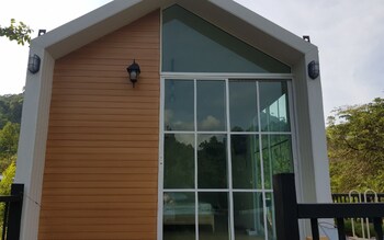 The Pubpa Backyard,,2 star