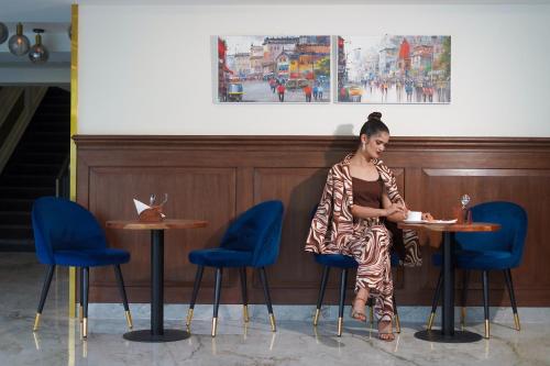 saltstayz select golf course road and sector 57