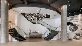 Global Luxury Suites At Reston,11410 Reston Station Blvd,4 star