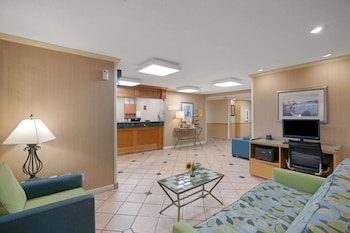 La Quinta Inn & Suites By Wyndham Jackson,Madison>>Jackson,3 star