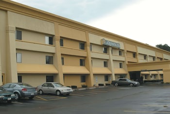 La Quinta Inn & Suites By Wyndham Jackson,Madison>>Jackson,3 star