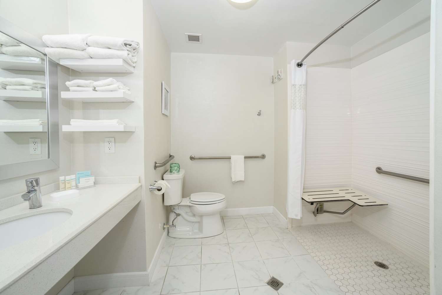 hampton inn jacksonville east regency square