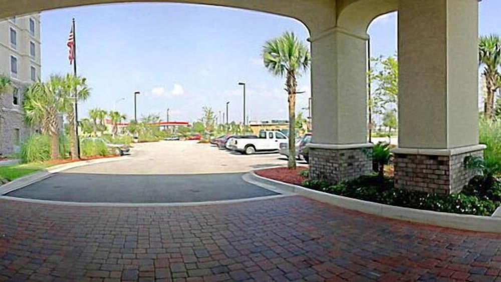 hampton inn jacksonville east regency square