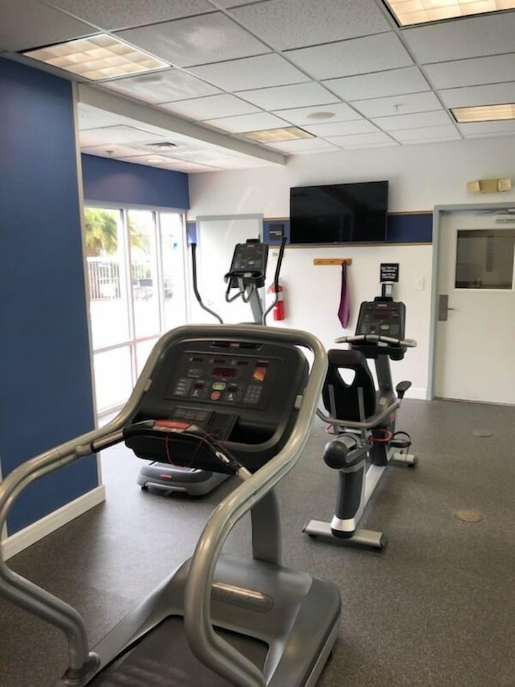 hampton inn jacksonville east regency square