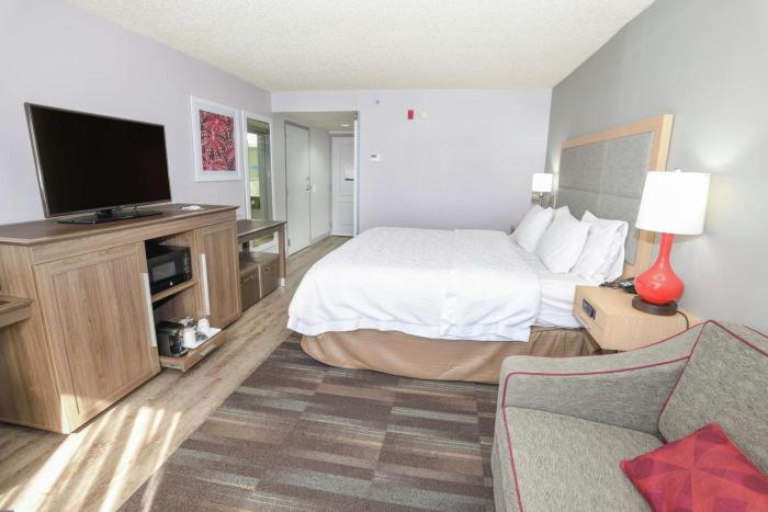 hampton inn jacksonville east regency square