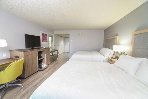 hampton inn jacksonville east regency square