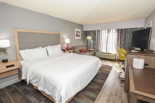 hampton inn jacksonville east regency square