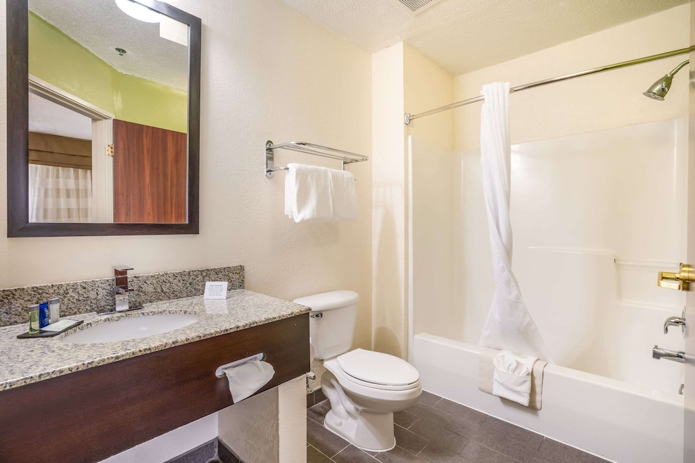 sleep inn and suites jacksonville near camp lejeune