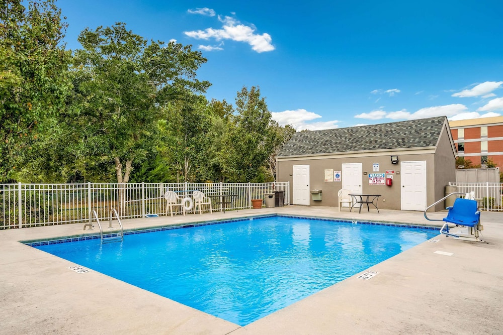 sleep inn and suites jacksonville near camp lejeune