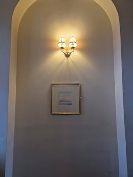 Woodside House,,2 star