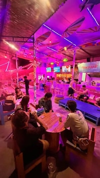 Slumber Party Phi Phi,,1 star