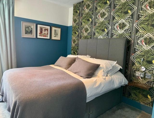the crown rooms