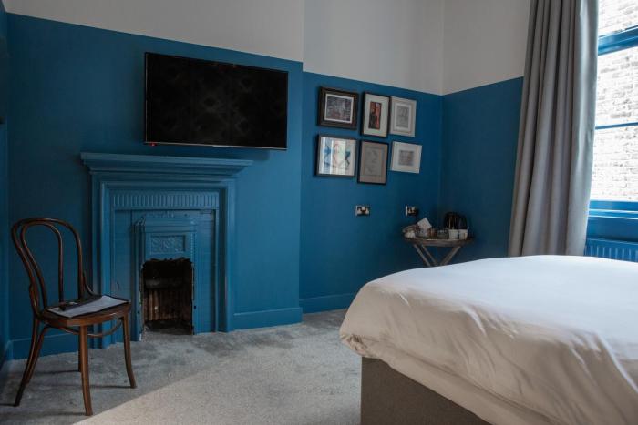 the crown rooms