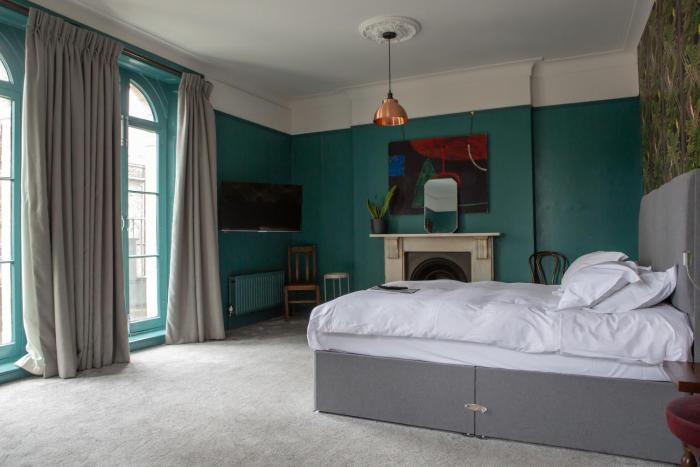 the crown rooms