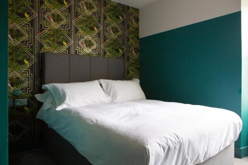 the crown rooms