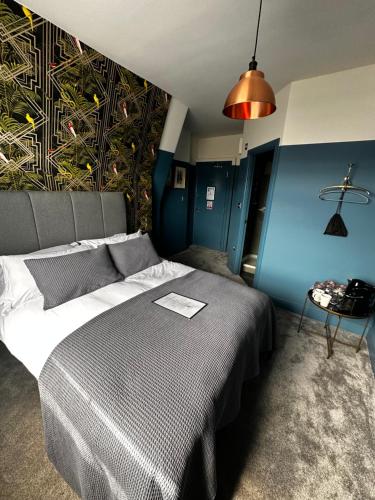 the crown rooms