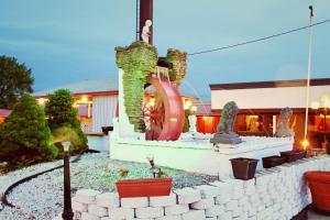 woodland inn