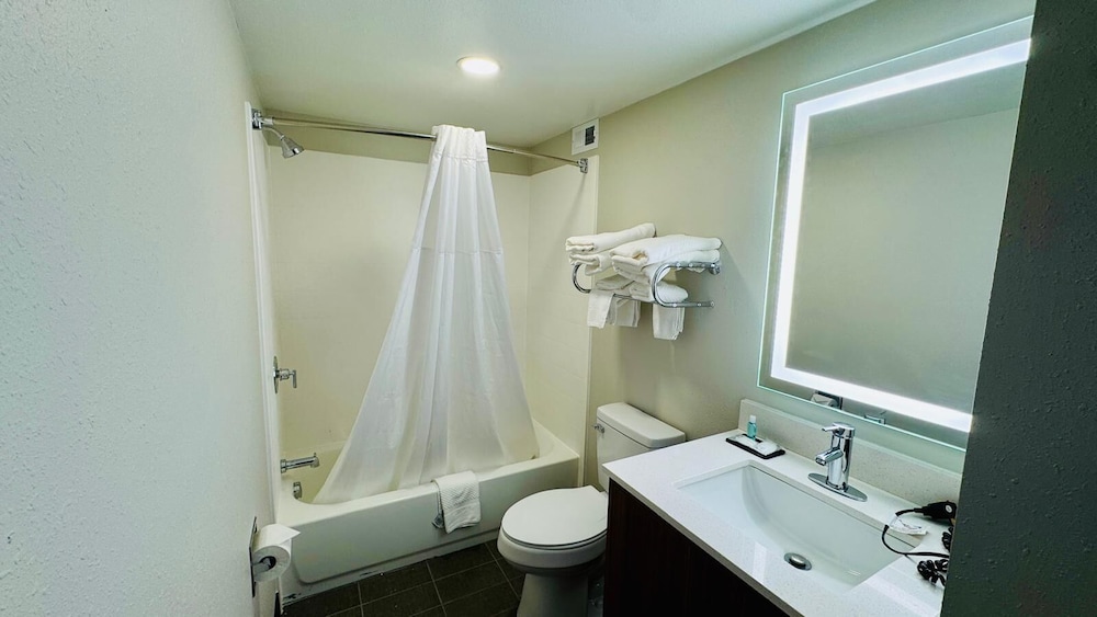 mainstay suites chambersburg east