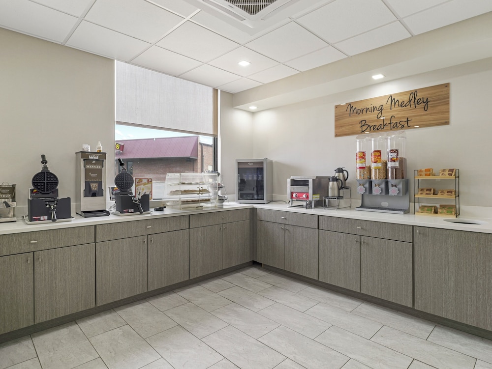 mainstay suites chambersburg east