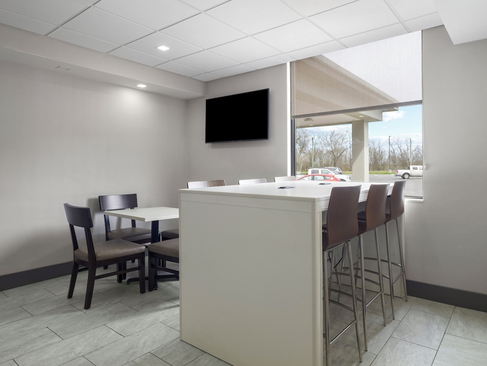 mainstay suites chambersburg east