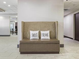 mainstay suites chambersburg east