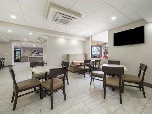 mainstay suites chambersburg east