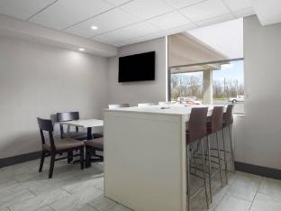 mainstay suites chambersburg east