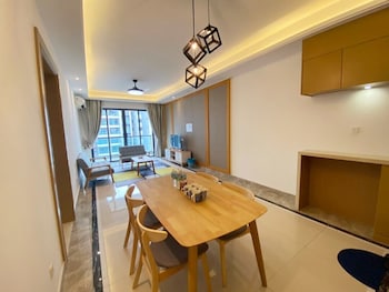 R&F Trexhomestay,,3 star