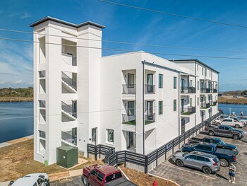 handsboro pointe condo and suites