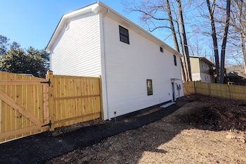 Spacious La Plata Escape,,2 star