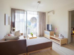 almond business hotel