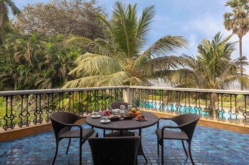 ama stays and trails villa ishatva alibag