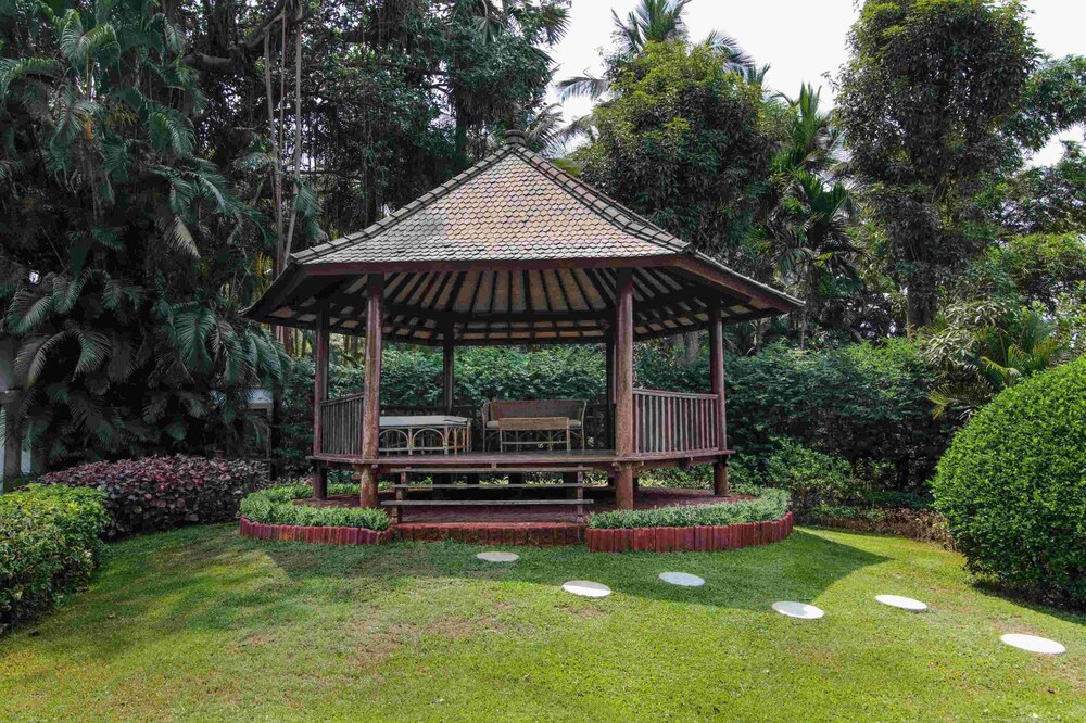 ama stays and trails villa ishatva alibag