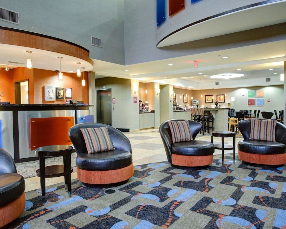 comfort suites bastrop
