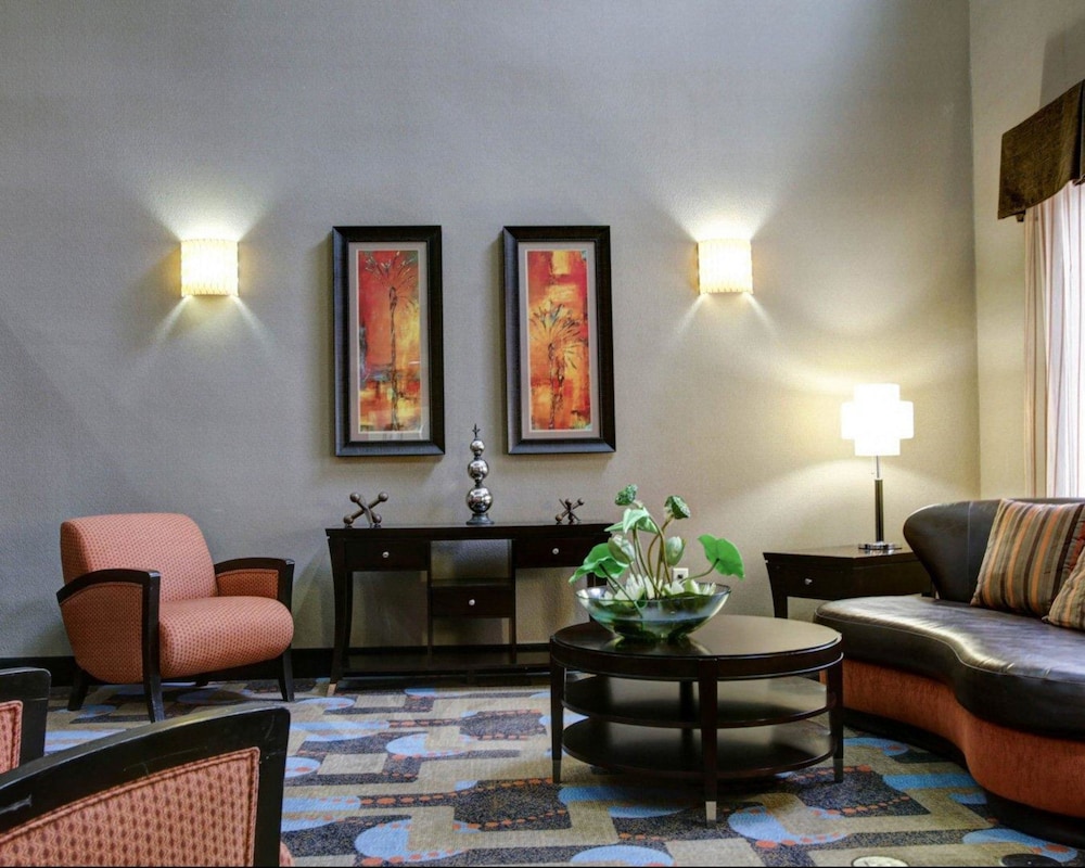 comfort suites bastrop