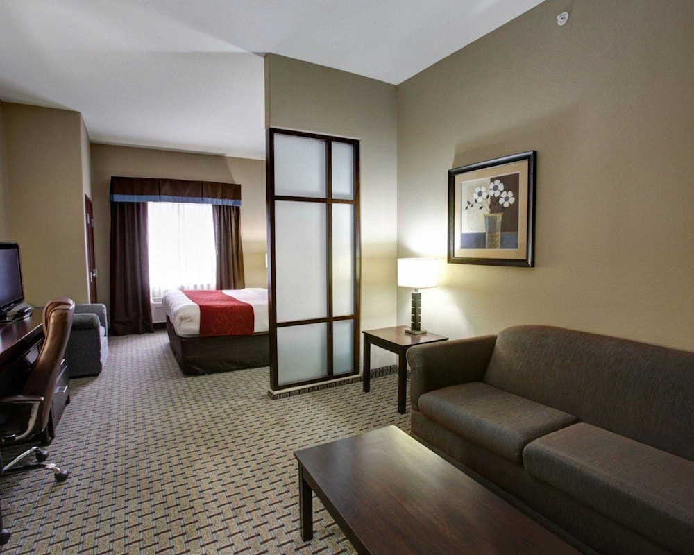 comfort suites bastrop