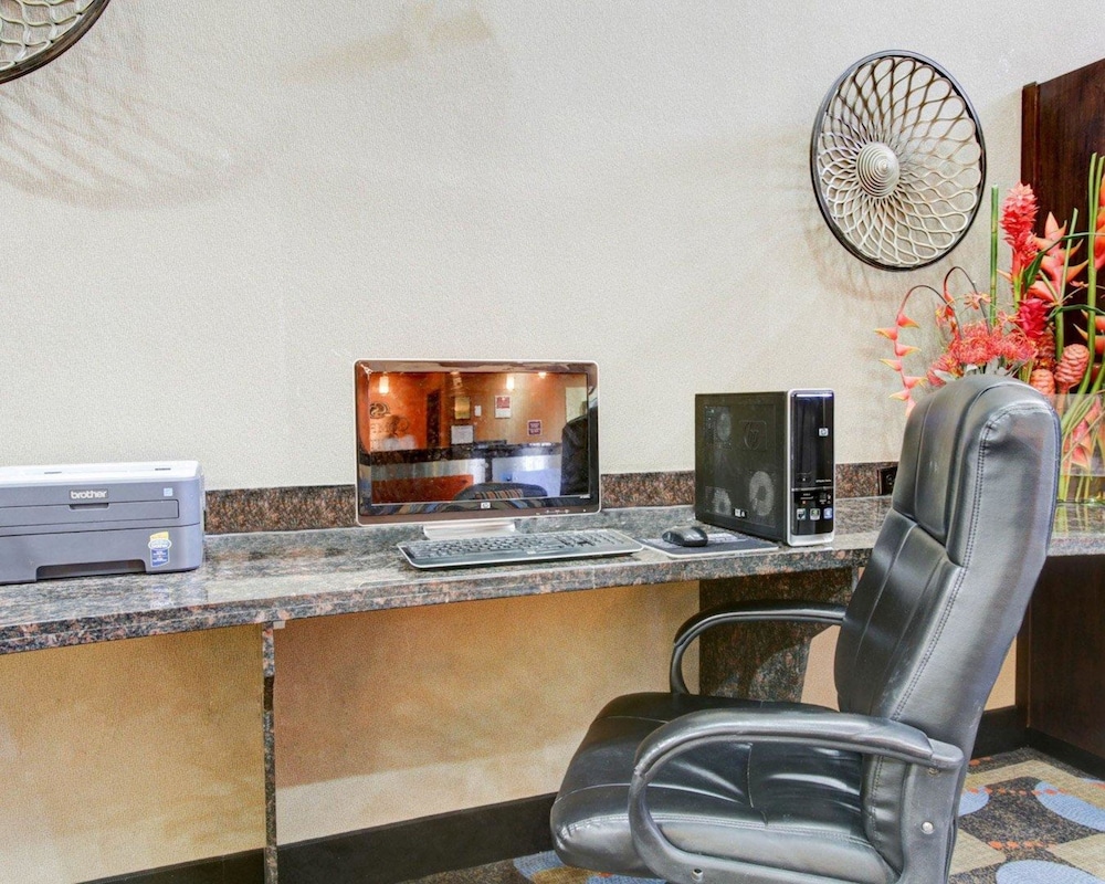 comfort suites bastrop