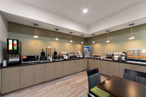 comfort suites bastrop