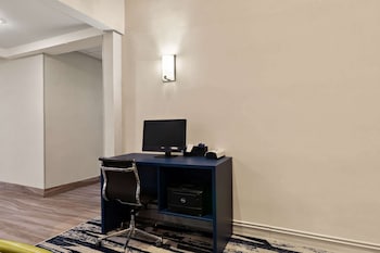 comfort suites bastrop