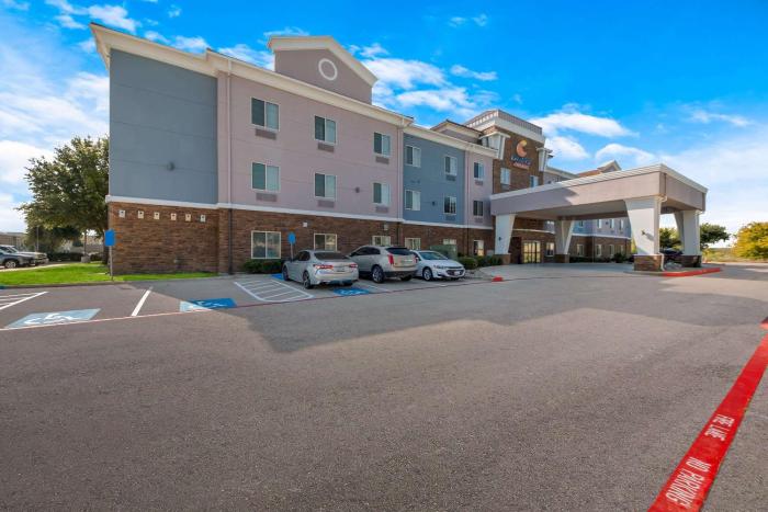 comfort suites bastrop